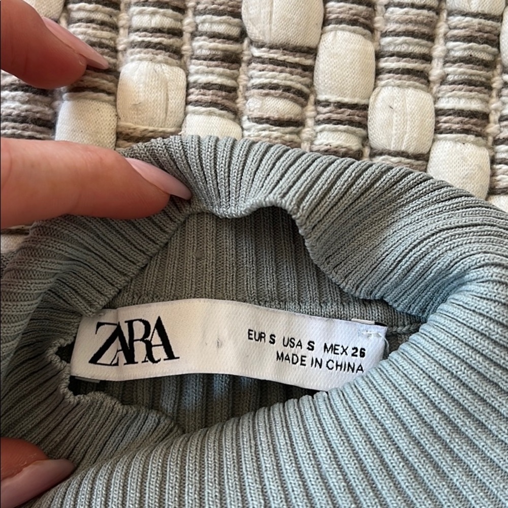 Zara Sweater Knit - Picture 3 of 4